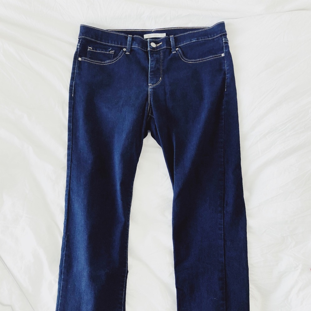 Levi's 312 Shaping Slim Jeans